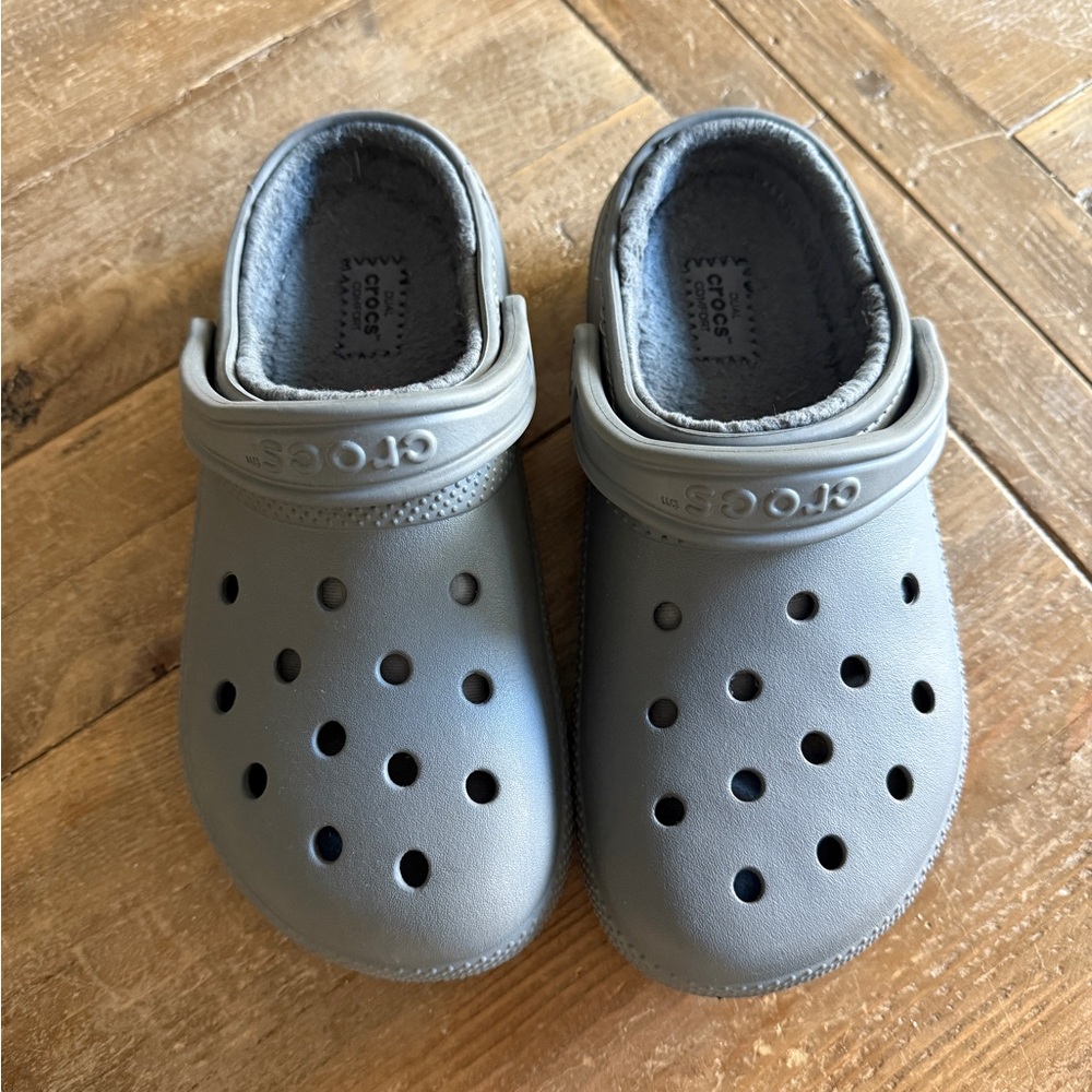 Grey Fuzzy Lined Crocs / Like New !
